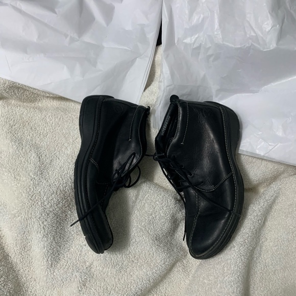 8.5 Timberland lace up black boots main image 10